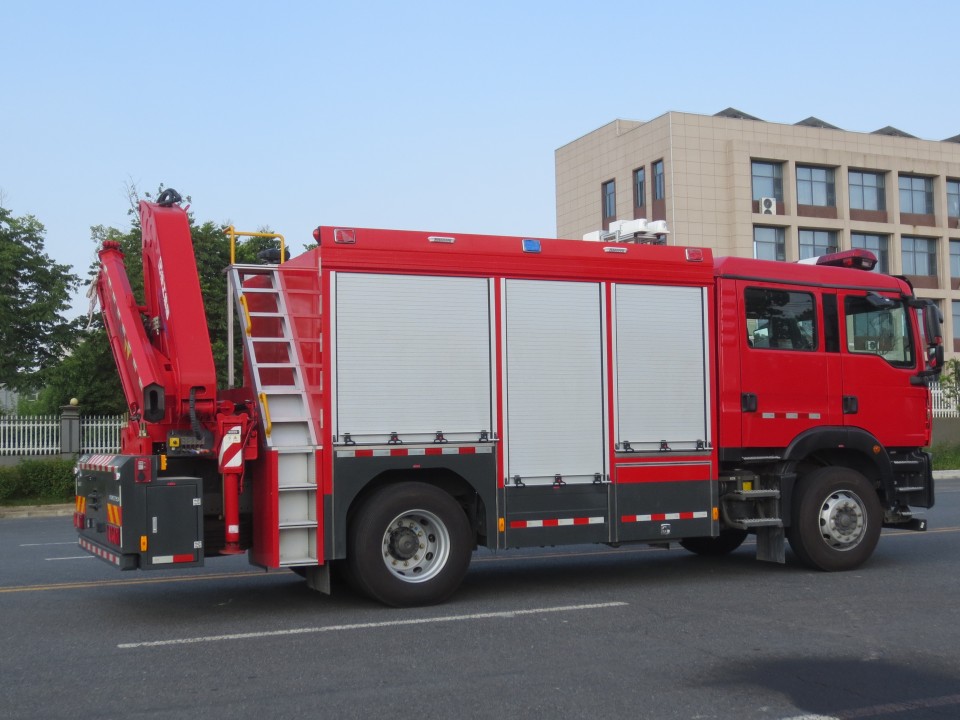 MAN搶險(xiǎn)救援消防車圖片