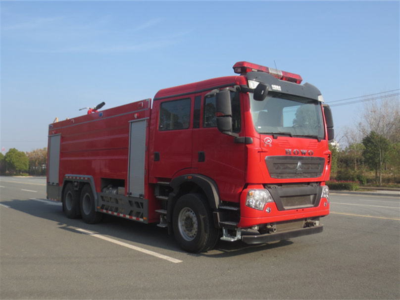 豪沃后雙橋泡沫消防車(chē)（16噸）圖片