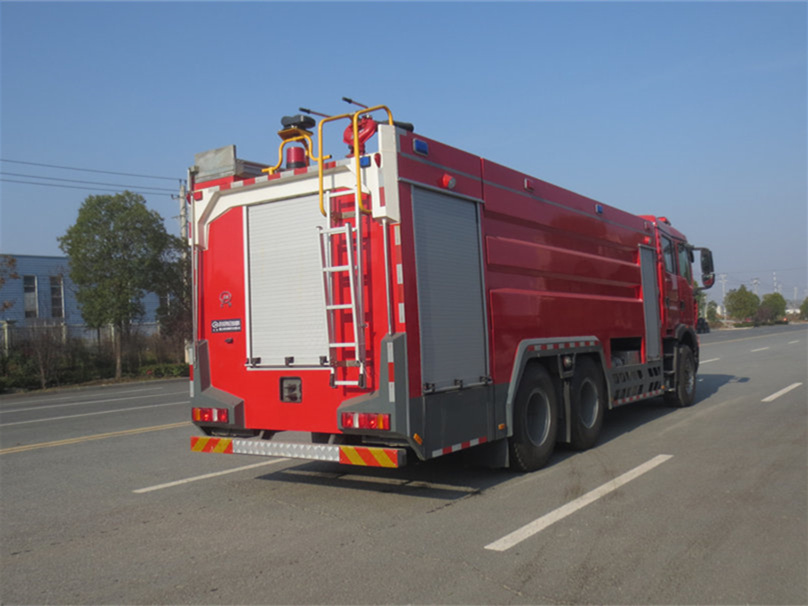 豪沃后雙橋泡沫消防車(chē)（16噸）圖片